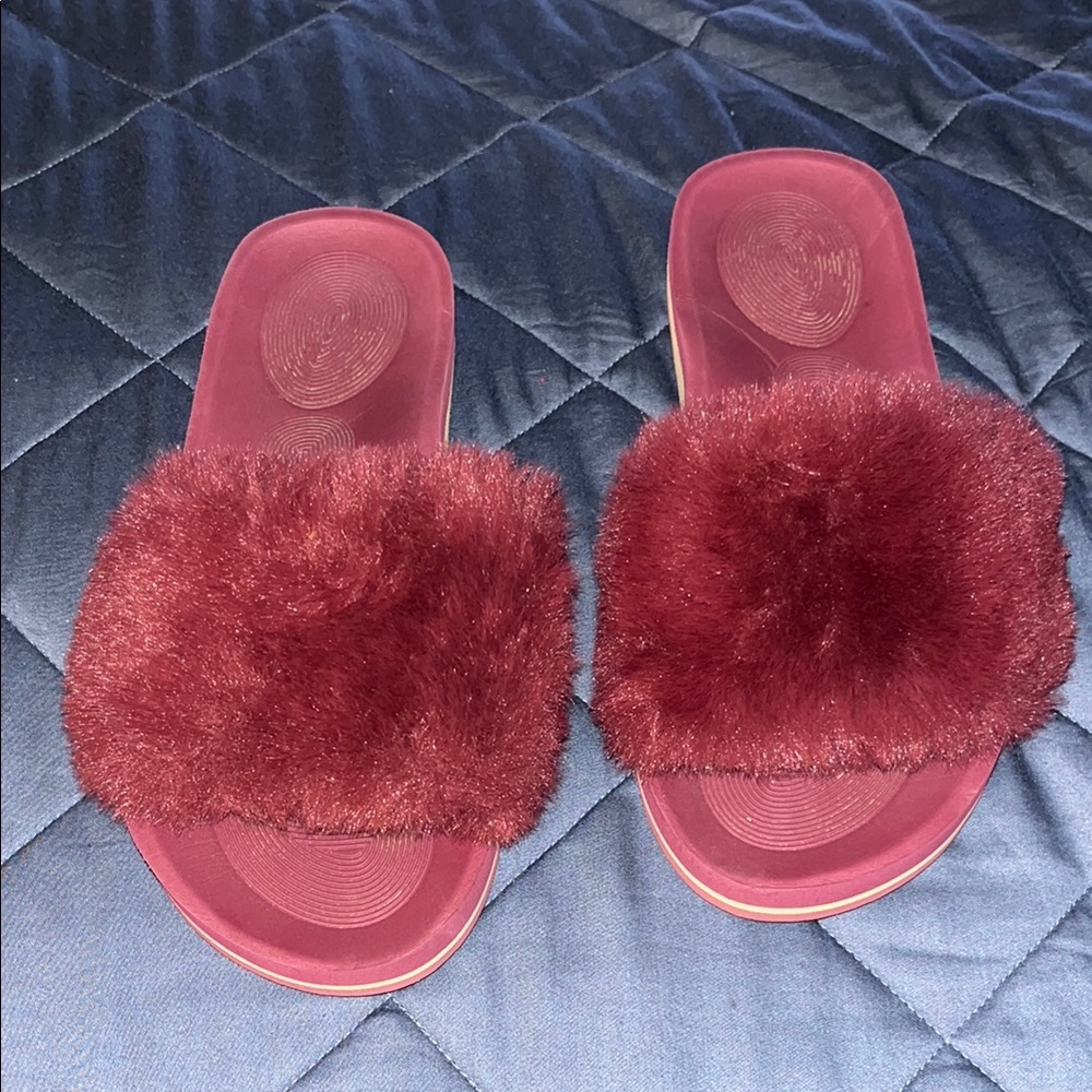 COFACE Women's Plush Burgundy Slide Sandals